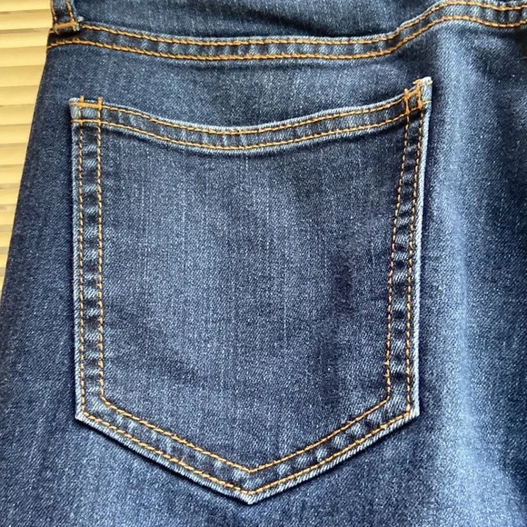 Jean - Picture 3 of 4